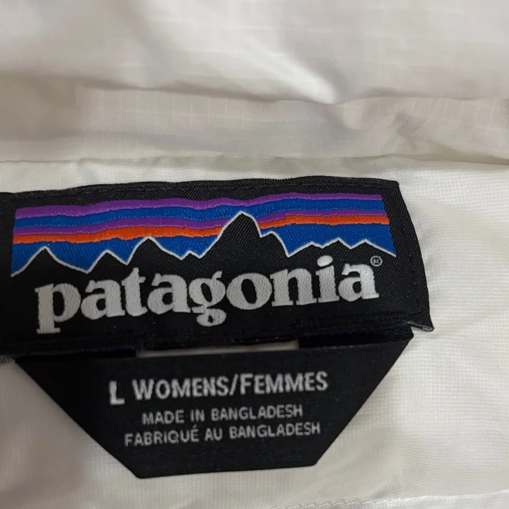 Patagonia Women's White Puffer Jacket - Picture 2 of 6